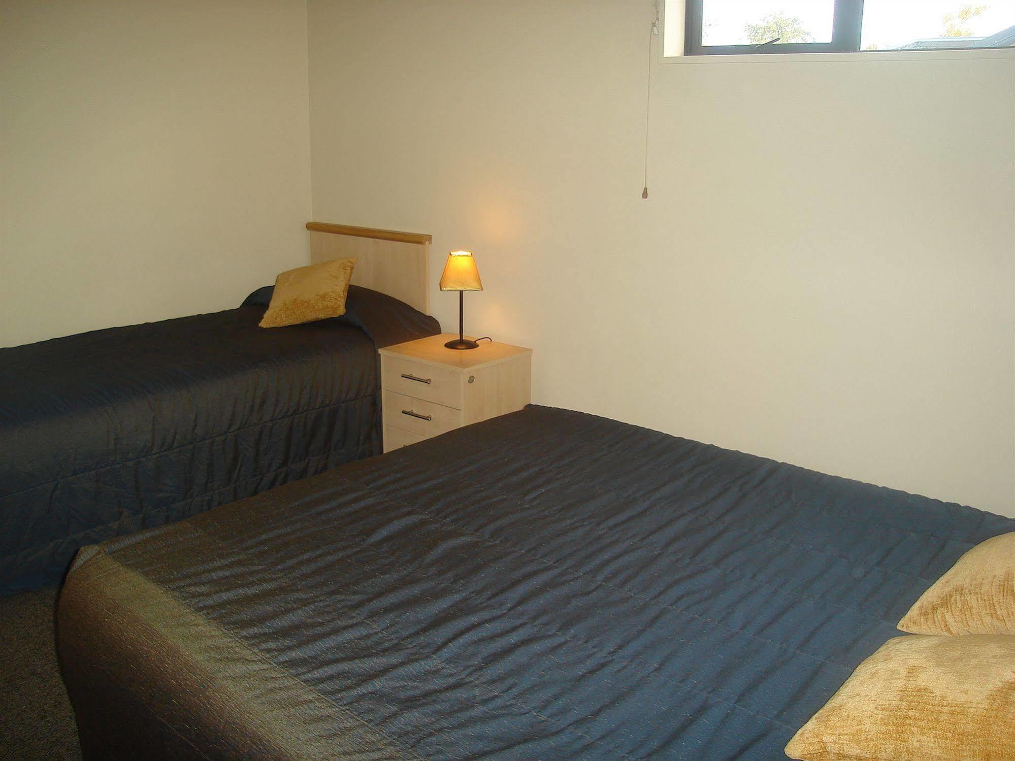Asure Central Gold Motel Кромуел Екстериор снимка