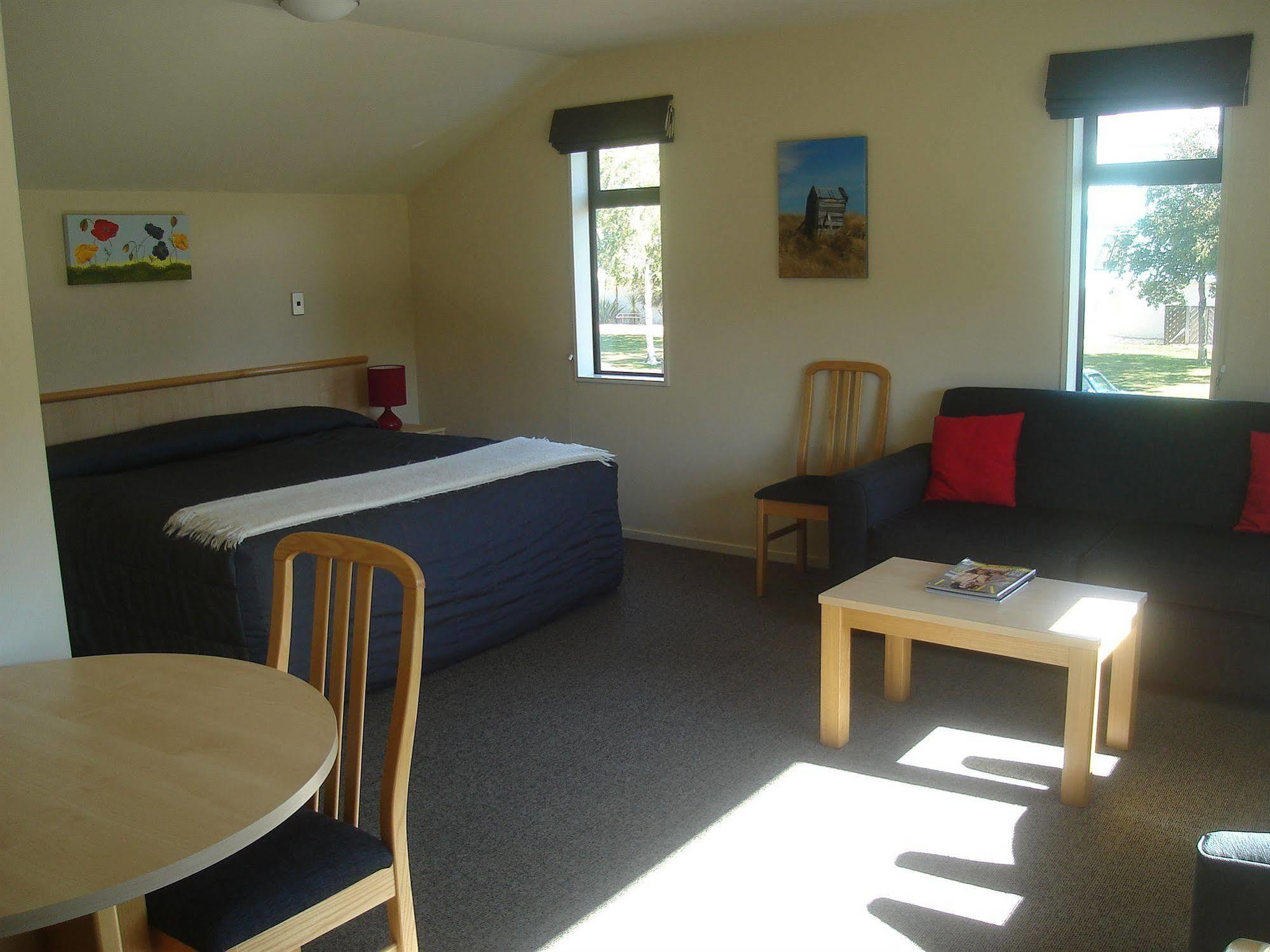 Asure Central Gold Motel Кромуел Екстериор снимка